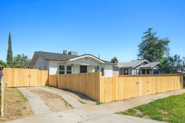 $310,000 | 4237 East Washington Avenue, Fresno, CA 93702