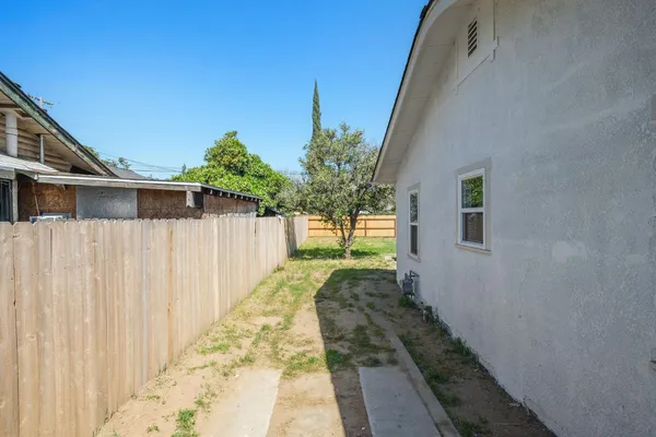 $310,000 | 4237 East Washington Avenue, Fresno, CA 93702