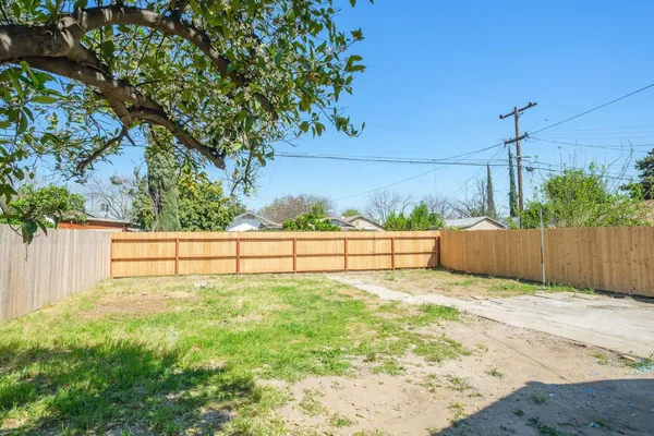 $310,000 | 4237 East Washington Avenue, Fresno, CA 93702