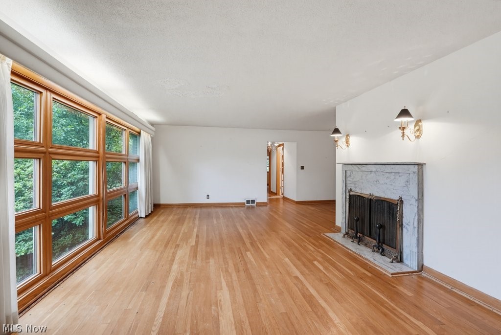 21 Hampshire Road Akron, OH 44313 - Photo 4 of 45