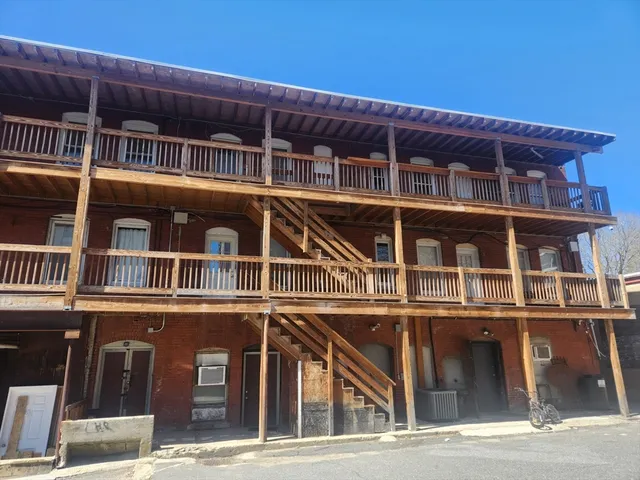 $1,100 | 19 1/2 Lunenburg Street, Unit 11, Fitchburg, MA 01420