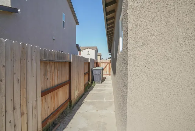 $499,000 | 969 South Kandarian Court, Fowler, CA 93625