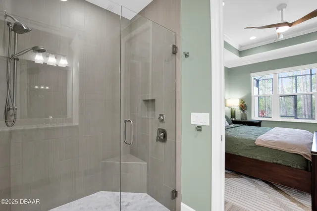 a en suite bathroom with a shower