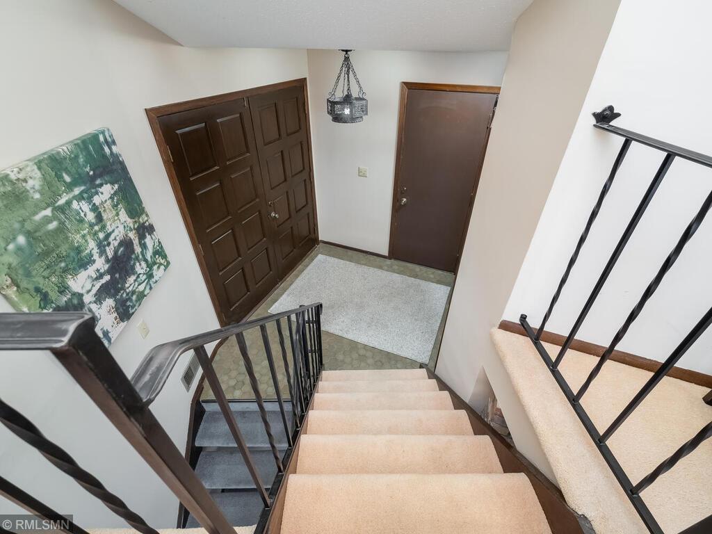 8795 Darnel Road Eden Prairie, MN 55344 - Photo 3 of 18 Gallery Image 3