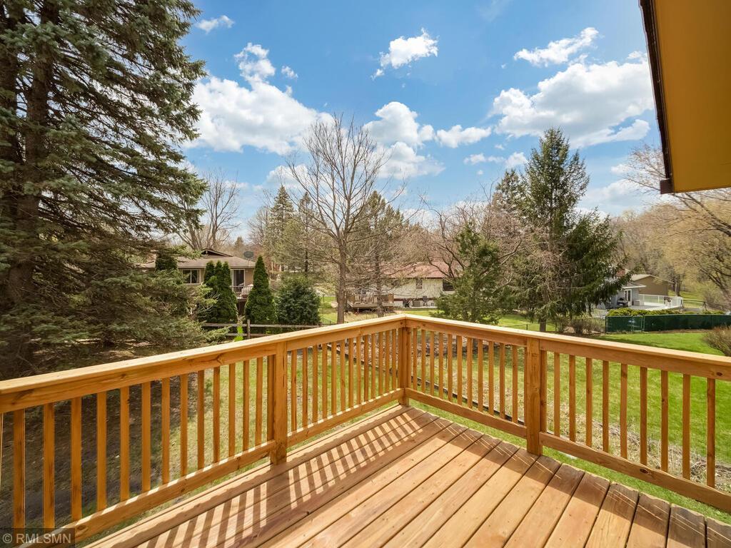 8795 Darnel Road Eden Prairie, MN 55344 - Photo 8 of 18 Gallery Image 8