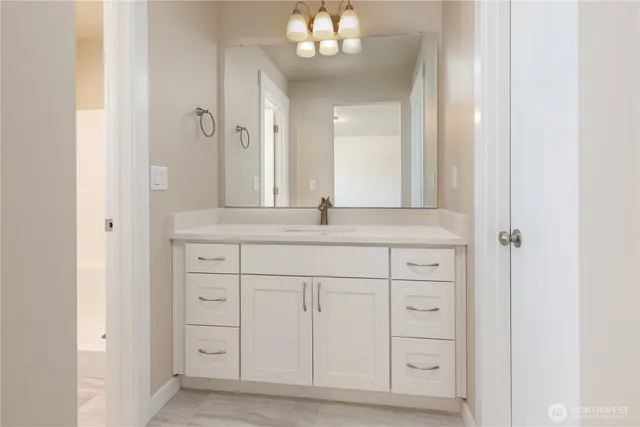 $712,000 | 921 West Ted Yao Way, Moses Lake, WA 98837