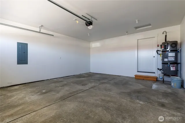 $712,000 | 921 West Ted Yao Way, Moses Lake, WA 98837