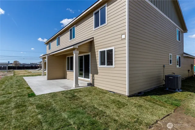 $712,000 | 921 West Ted Yao Way, Moses Lake, WA 98837