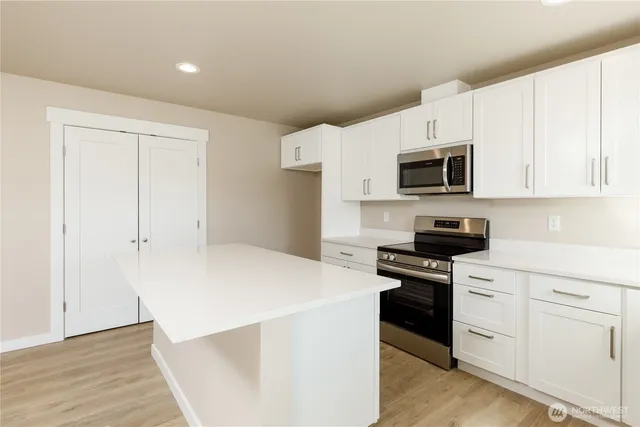 $712,000 | 921 West Ted Yao Way, Moses Lake, WA 98837