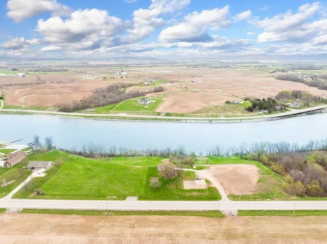 $657,900 | 4275 Lost Dauphin Road, Unit 3, Wrightstown, WI 54180