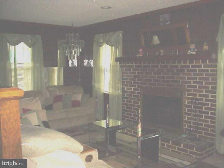 229 New Jersey Road Brooklawn, NJ 08030 - Photo 11 of 13 Living Room
