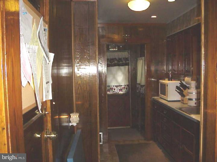 229 New Jersey Road Brooklawn, NJ 08030 - Photo 12 of 13 Kitchen
