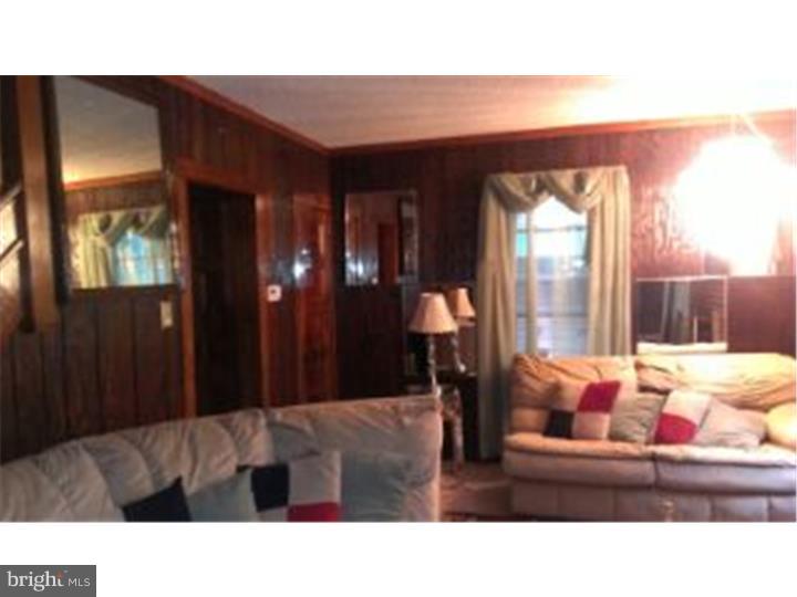 229 New Jersey Road Brooklawn, NJ 08030 - Photo 5 of 13 Living Room