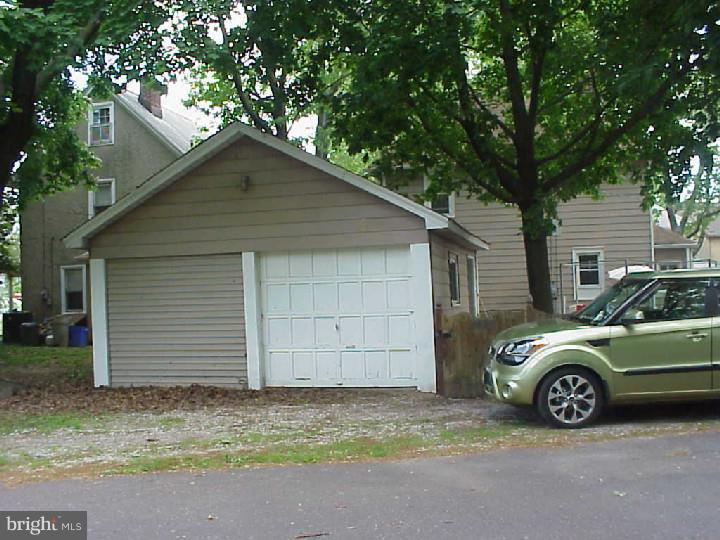 229 New Jersey Road Brooklawn, NJ 08030 - Photo 10 of 13 Garage