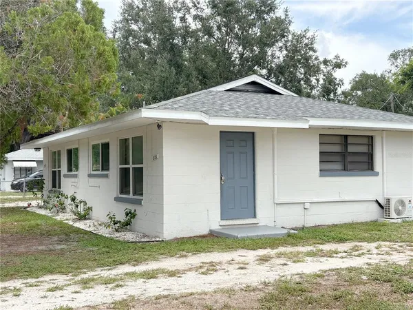 $1,300 | 219 21st Street East, Unit B, Bradenton, FL 34208