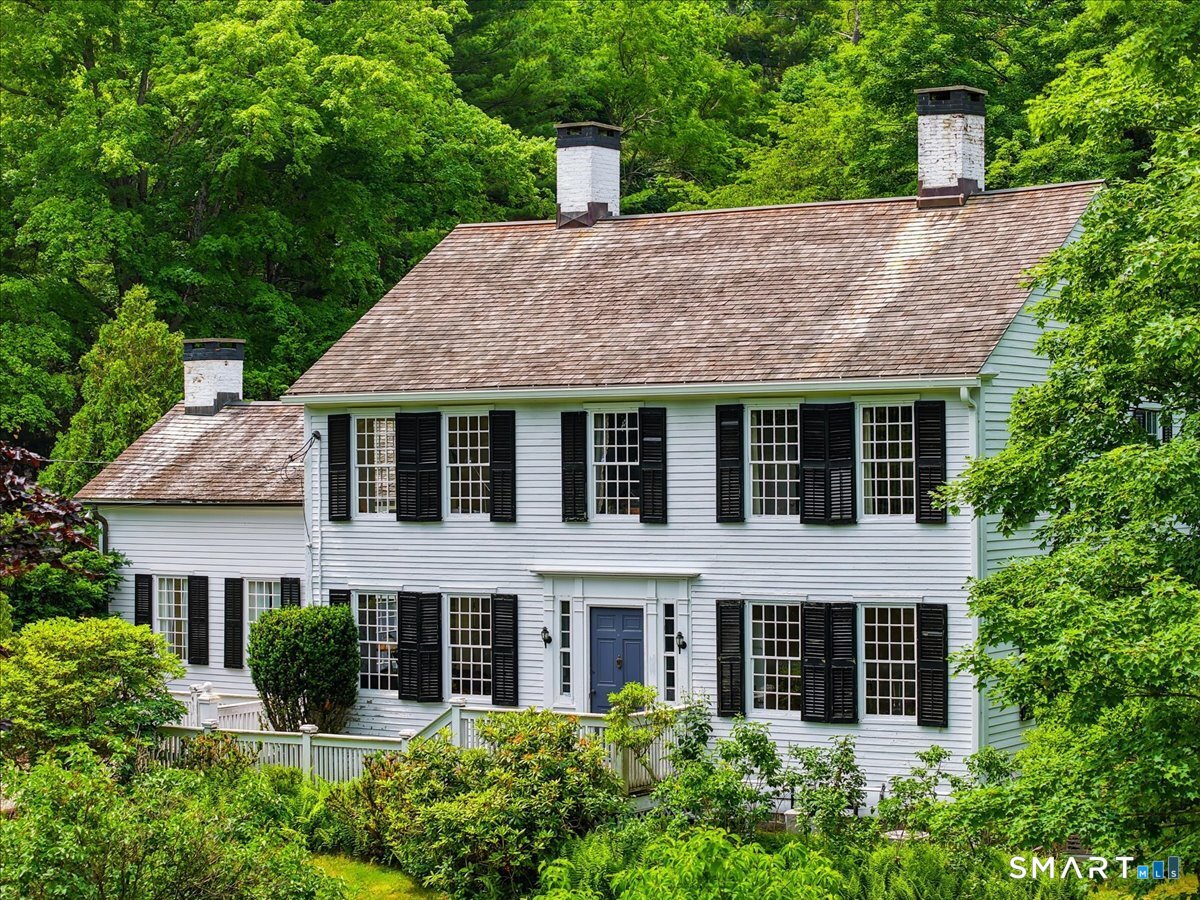 8 Meeting House Road Haddam, CT 06438 - Photo 1 of 40 8 Meeting House Road - gracious, historic