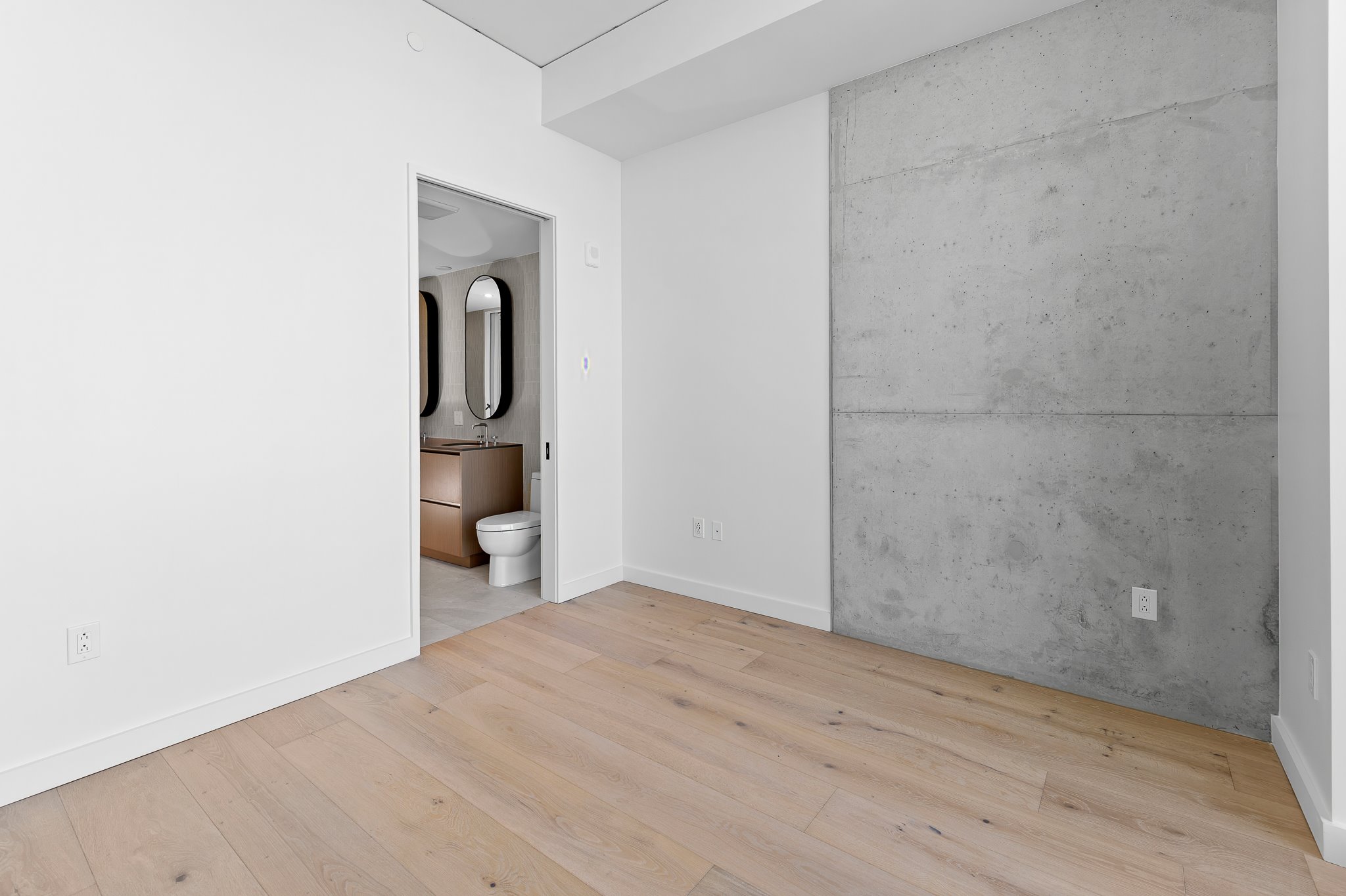 610 Davis Street, Unit 5206 Austin, TX 78701 - Photo 18 of 35 a view of a room that has a bathroom