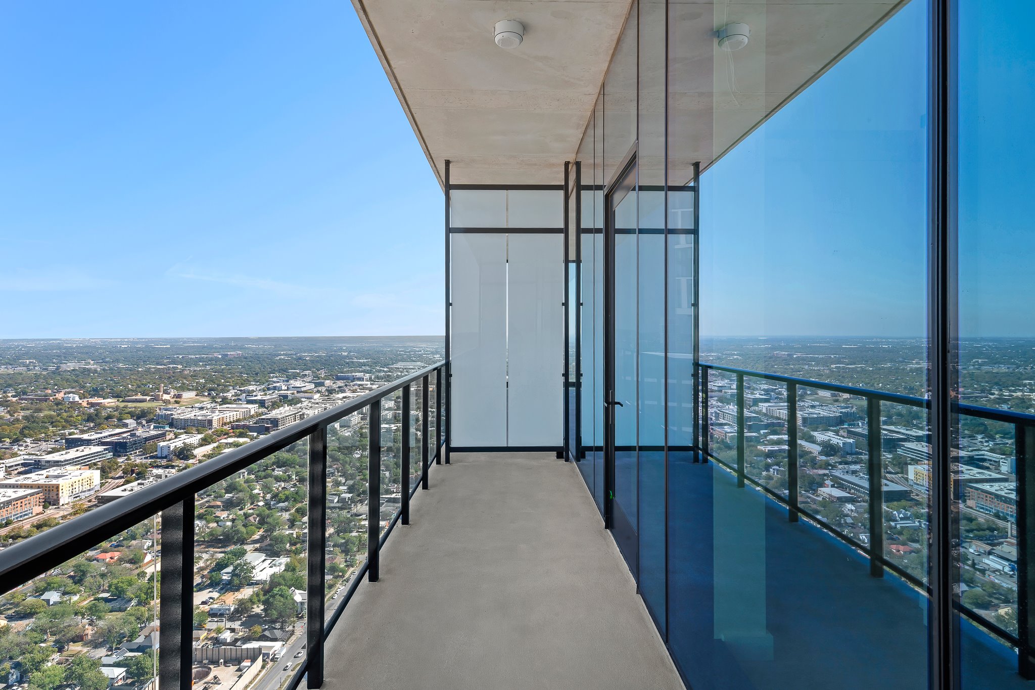 610 Davis Street, Unit 5206 Austin, TX 78701 - Photo 33 of 35 a view of balcony