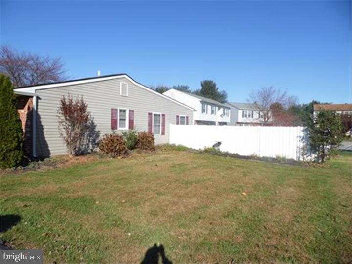 7 Ritchie Drive New Castle, DE 19720 - Photo 13 of 15 Side Yard