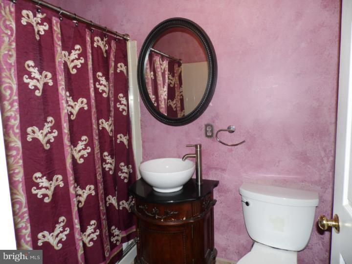 7 Ritchie Drive New Castle, DE 19720 - Photo 10 of 15 Master Bathroom