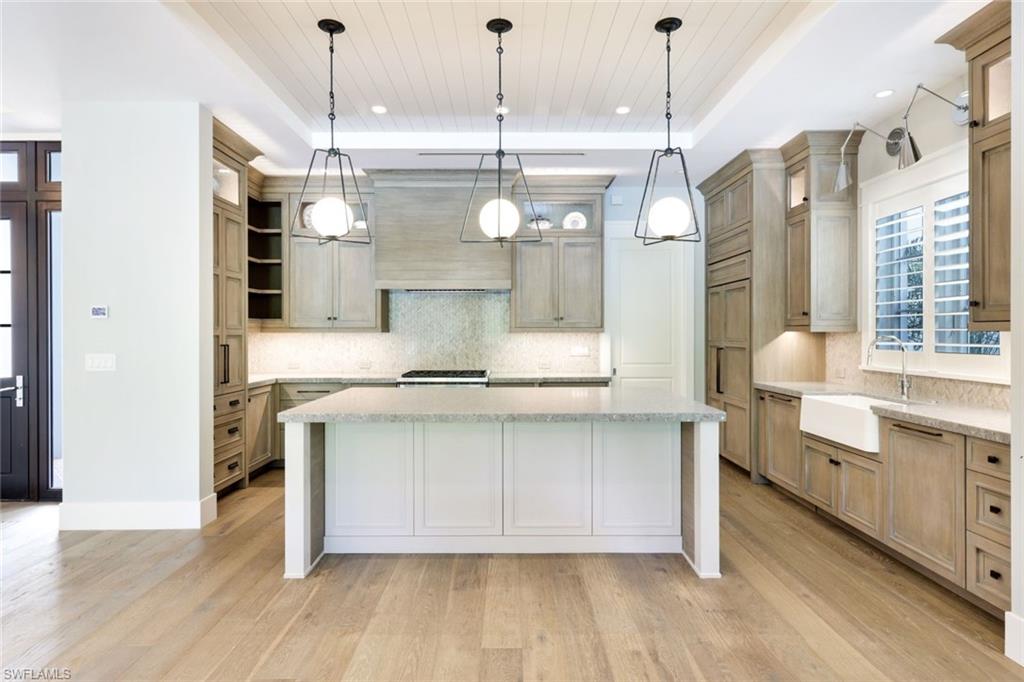 91 14th Street South Naples, FL 34102 - Photo 13 of 31