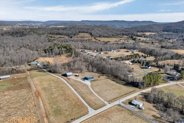 $459,000 | 1405 Cane Creek-Cummingsville Road, Sparta, TN 38583