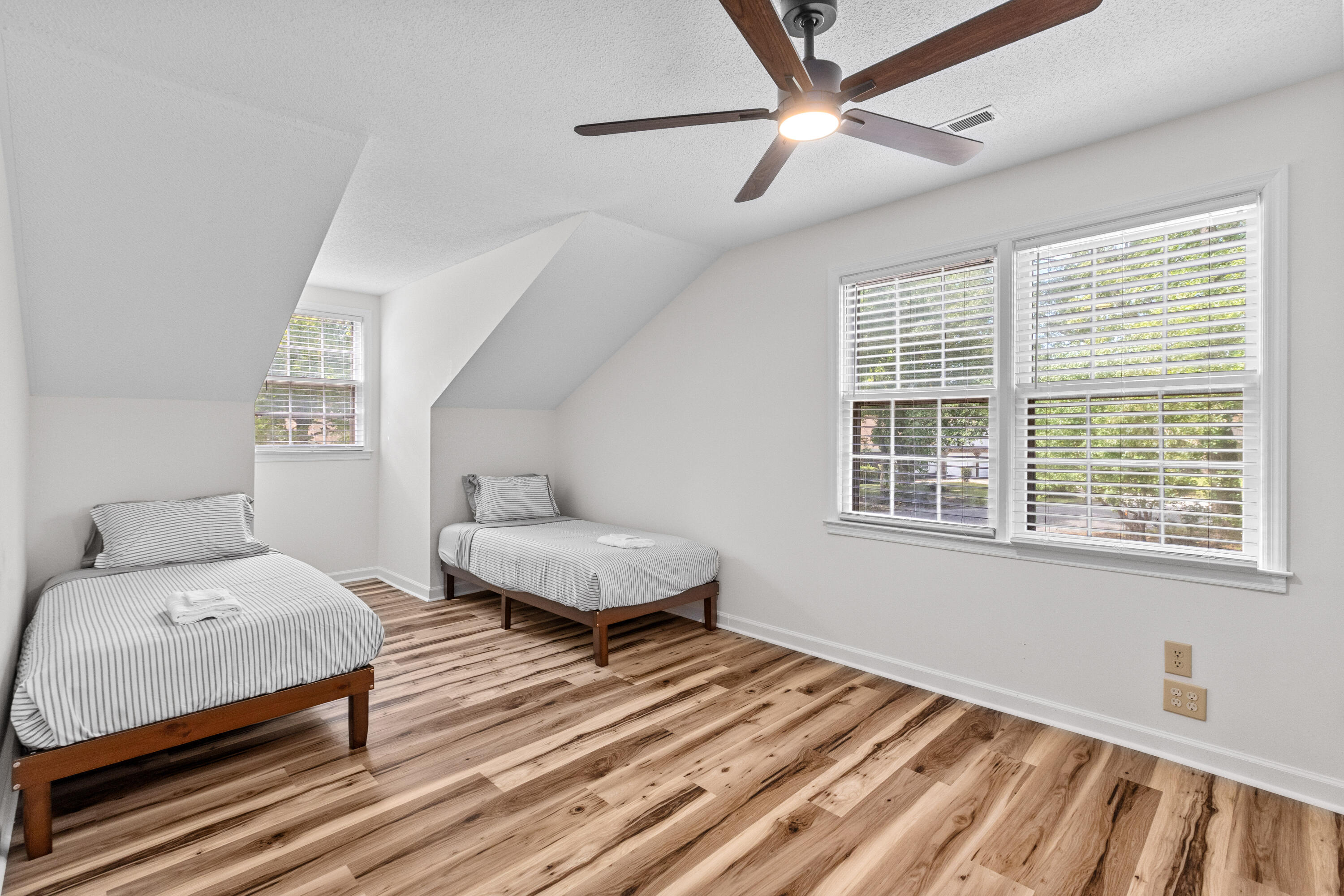 8113 Waltham Road North Charleston, SC 29406 - Photo 11 of 48 8113WalthamRd-CasaVerdeMediaLLC20