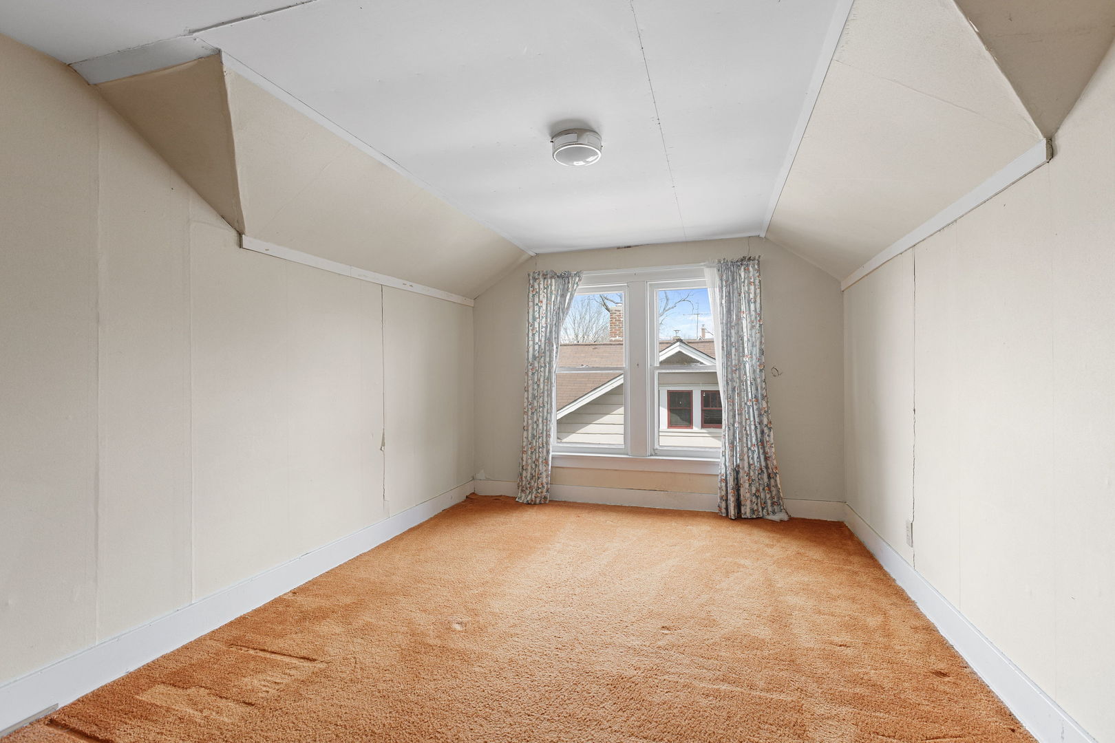 825 St John Street Elgin, IL 60120 - Photo 20 of 28 an empty room with a empty space and windows