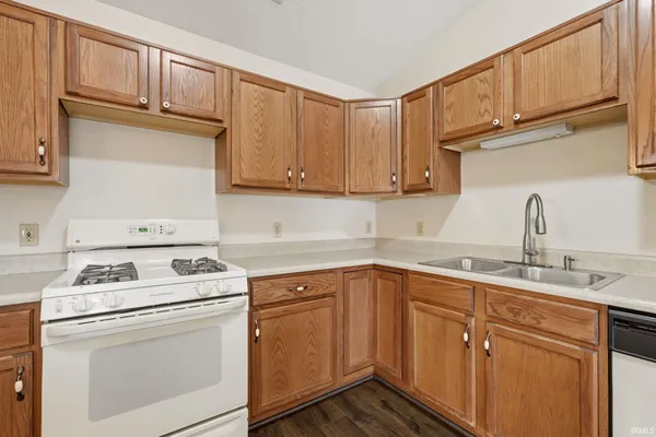 $189,900 | 3903 Cobblestone Cove, New Haven, IN 46774