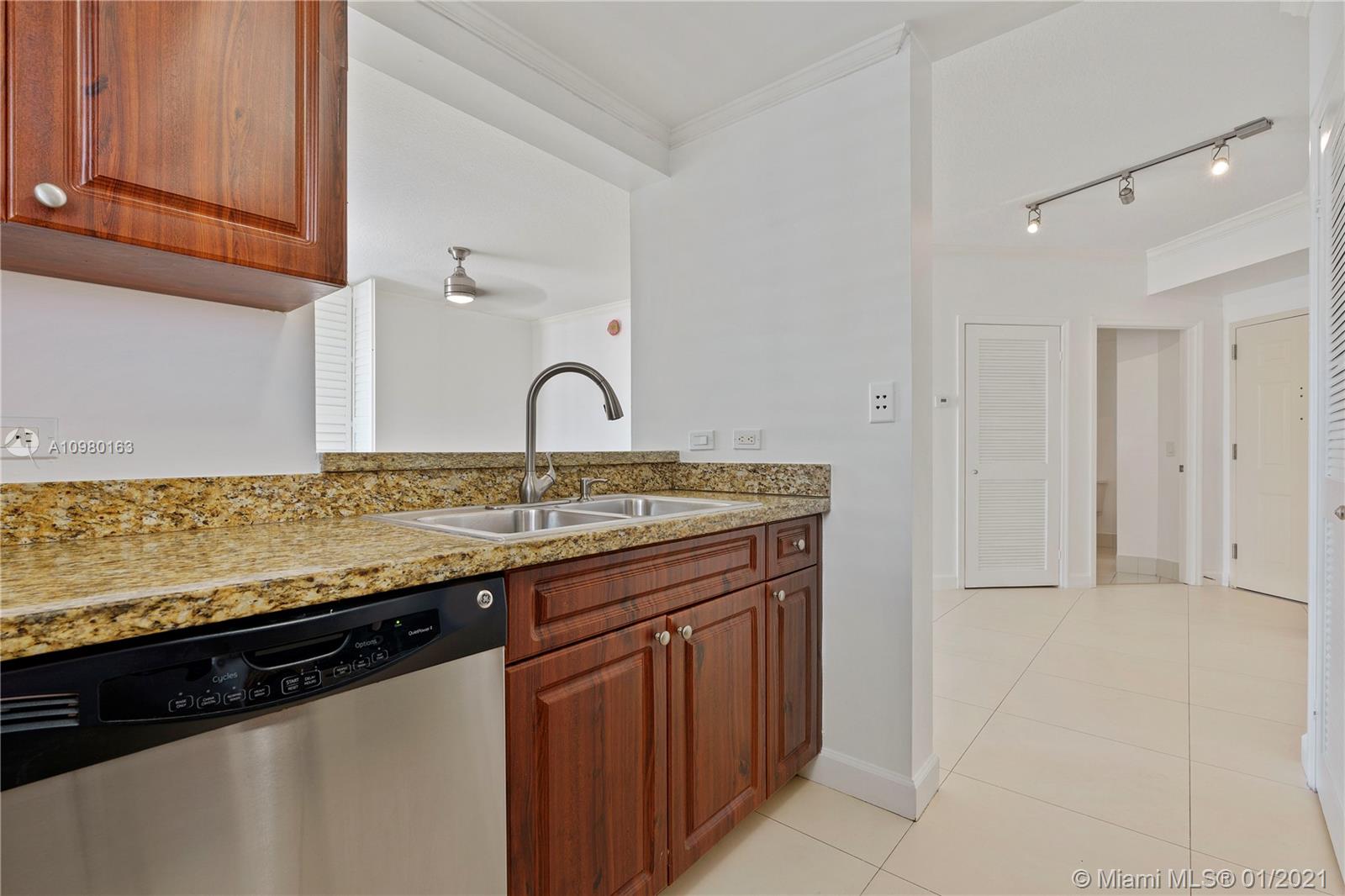 2600 Southwest 27th Avenue, Unit 708 Miami, FL 33133 - Photo 4 of 18