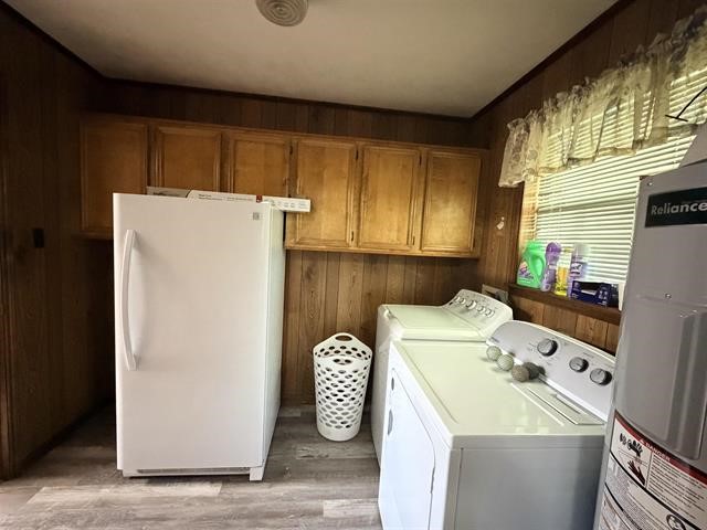 8957 Tejas Lane Silsbee, TX 77656 - Photo 16 of 50 a utility room with dryer and washer