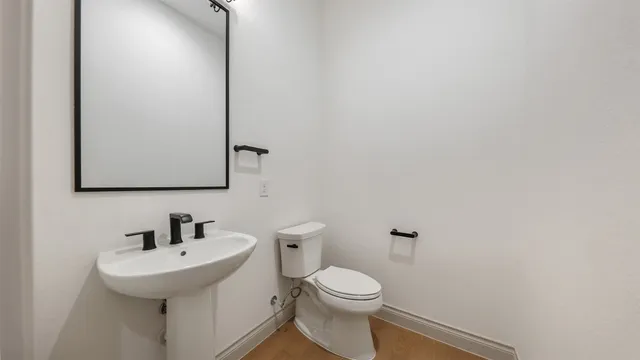 $894,000 | 108 Tranquility Trail, Spicewood, TX 78669