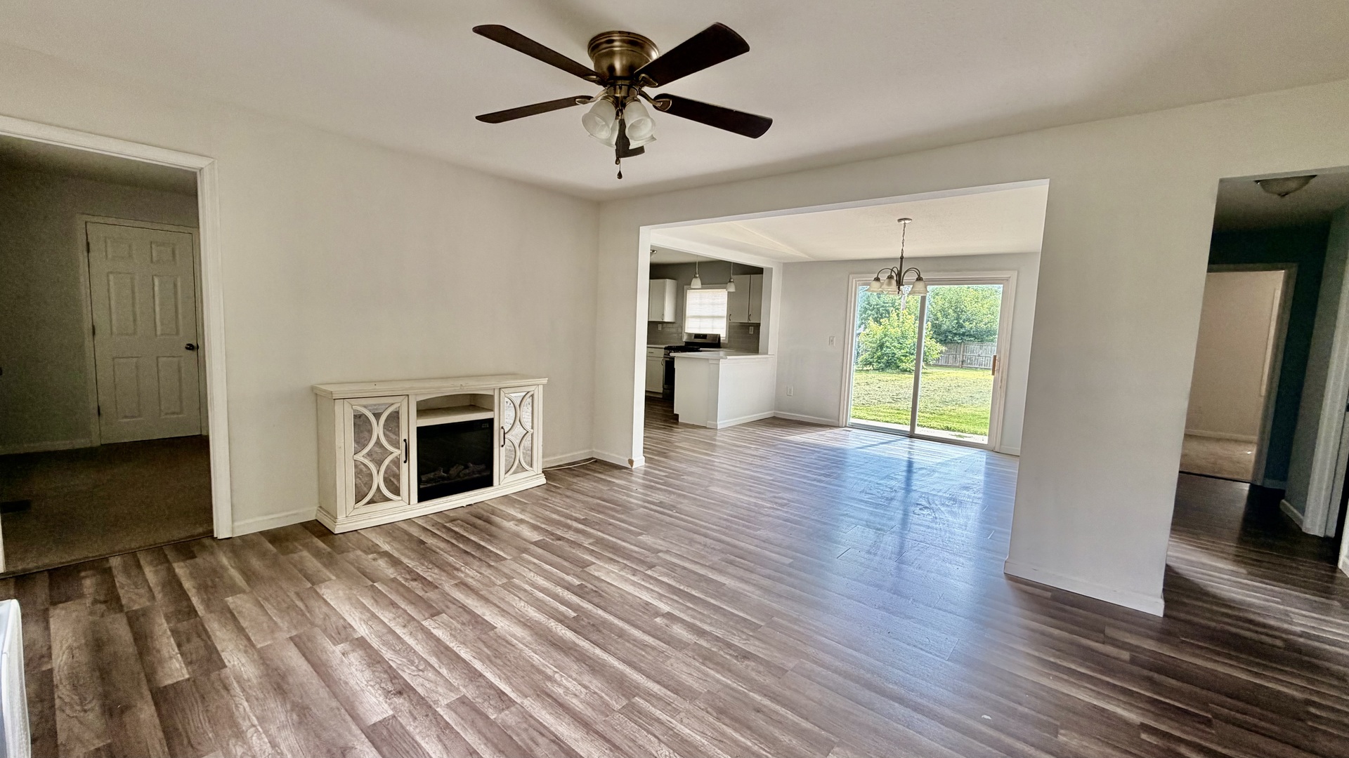 39 Ridge Road Centralia, IL 62801 - Photo 3 of 15