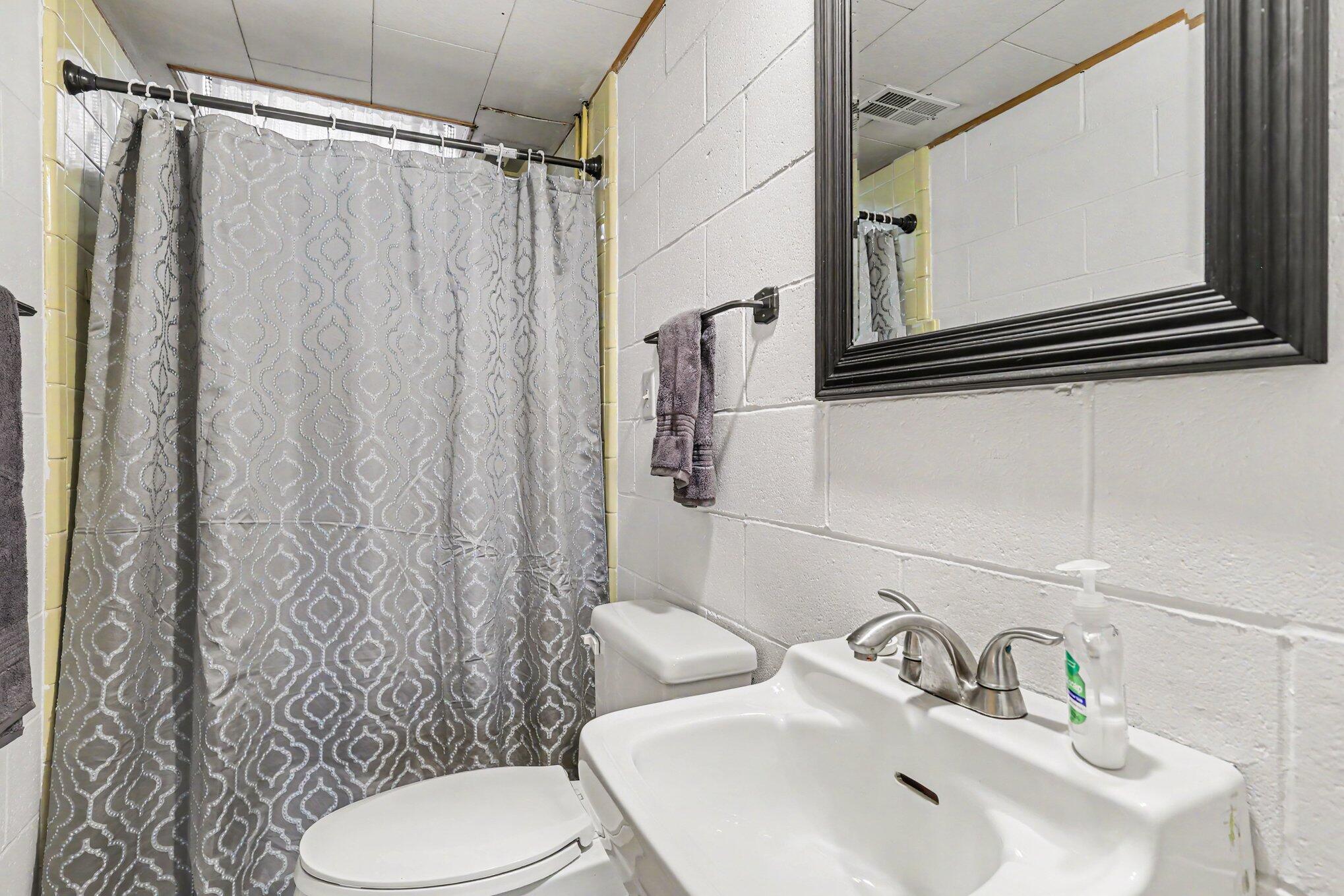 2117 Edwin Place Lansing, MI 48911 - Photo 32 of 37 024_file_5848