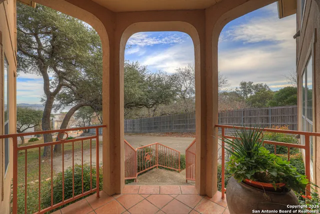 a view of entryway and hall