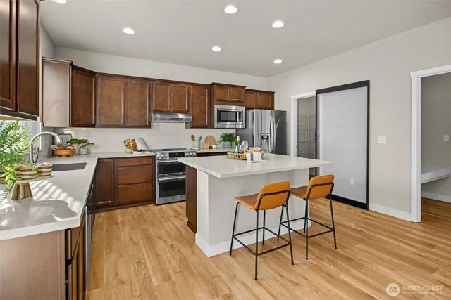 $1,000,000 | 12113 23rd Drive Southeast, Everett, WA 98208