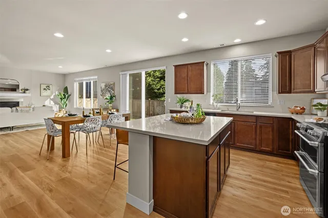 $1,000,000 | 12113 23rd Drive Southeast, Everett, WA 98208