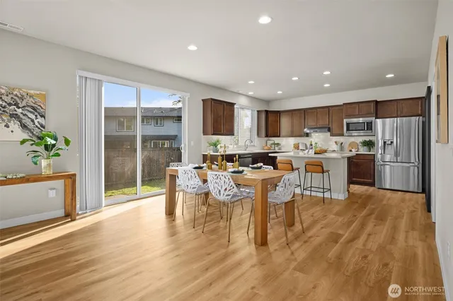 $1,000,000 | 12113 23rd Drive Southeast, Everett, WA 98208