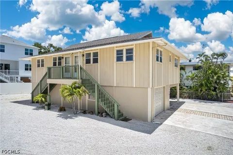 $999,500 | 3188 Shell Mound Boulevard, Fort Myers Beach, FL 33931