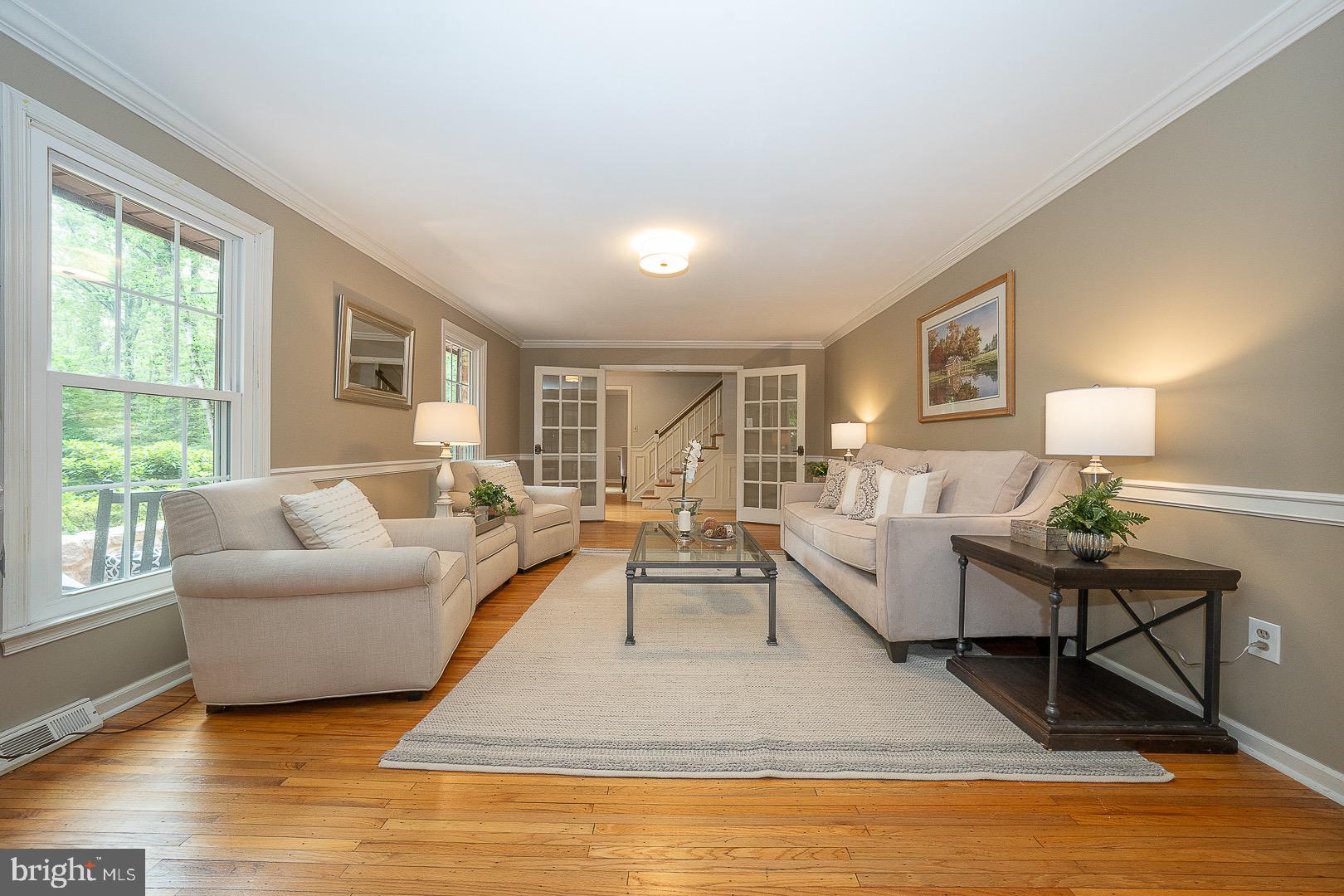 512 Conestoga Road Malvern, PA 19355 - Photo 5 of 33 Bright Living Room