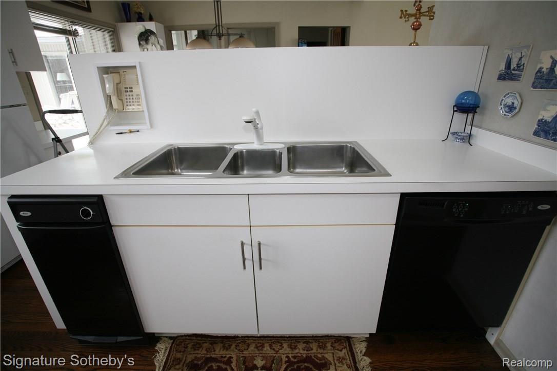 6620 Clarkston Road Clarkston, MI 48346 - Photo 25 of 72 Triple Sink
