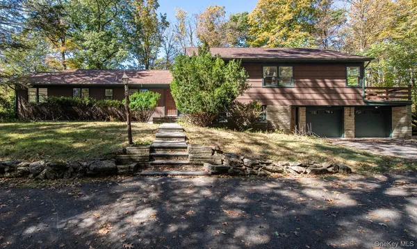 $699,000 | 19 Ridgeview Road, Poughkeepsie, NY 12603