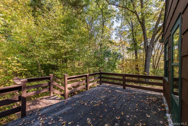 $699,000 | 19 Ridgeview Road, Poughkeepsie, NY 12603