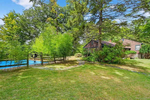 $699,000 | 19 Ridgeview Road, Poughkeepsie, NY 12603