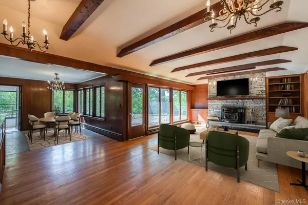 $699,000 | 19 Ridgeview Road, Poughkeepsie, NY 12603