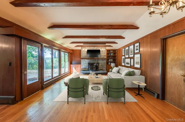 $699,000 | 19 Ridgeview Road, Poughkeepsie, NY 12603