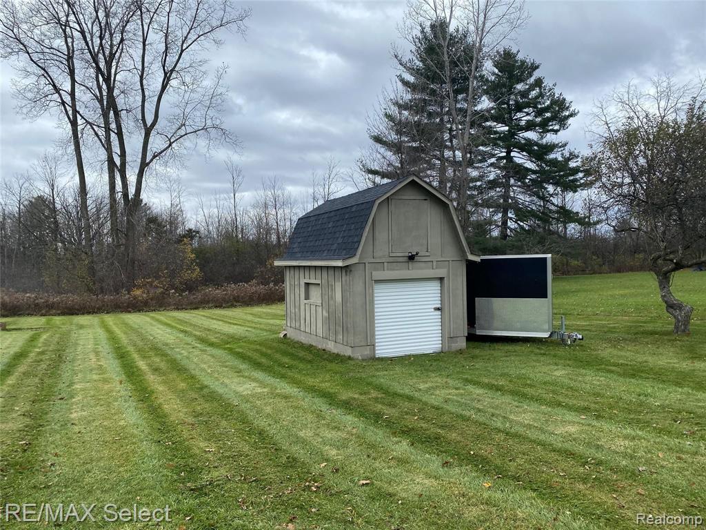 7139 Elms Road Flushing, MI 48433 - Photo 6 of 27