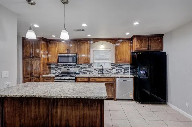 $289,000 | 907 Clebud Drive, Euless, TX 76040