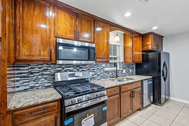 $289,000 | 907 Clebud Drive, Euless, TX 76040