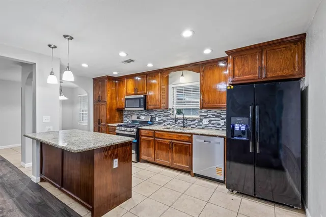 $289,000 | 907 Clebud Drive, Euless, TX 76040